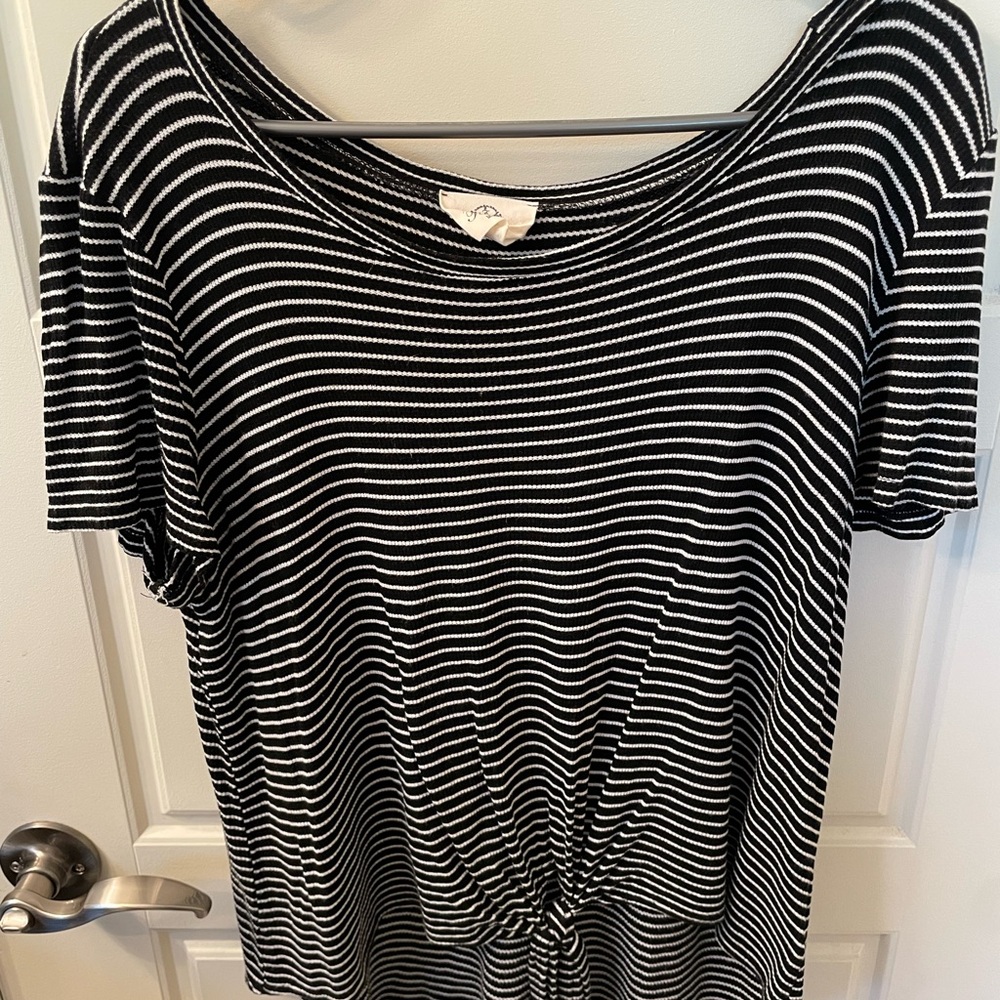Final Touch Black and White Striped Short Sleeve Top